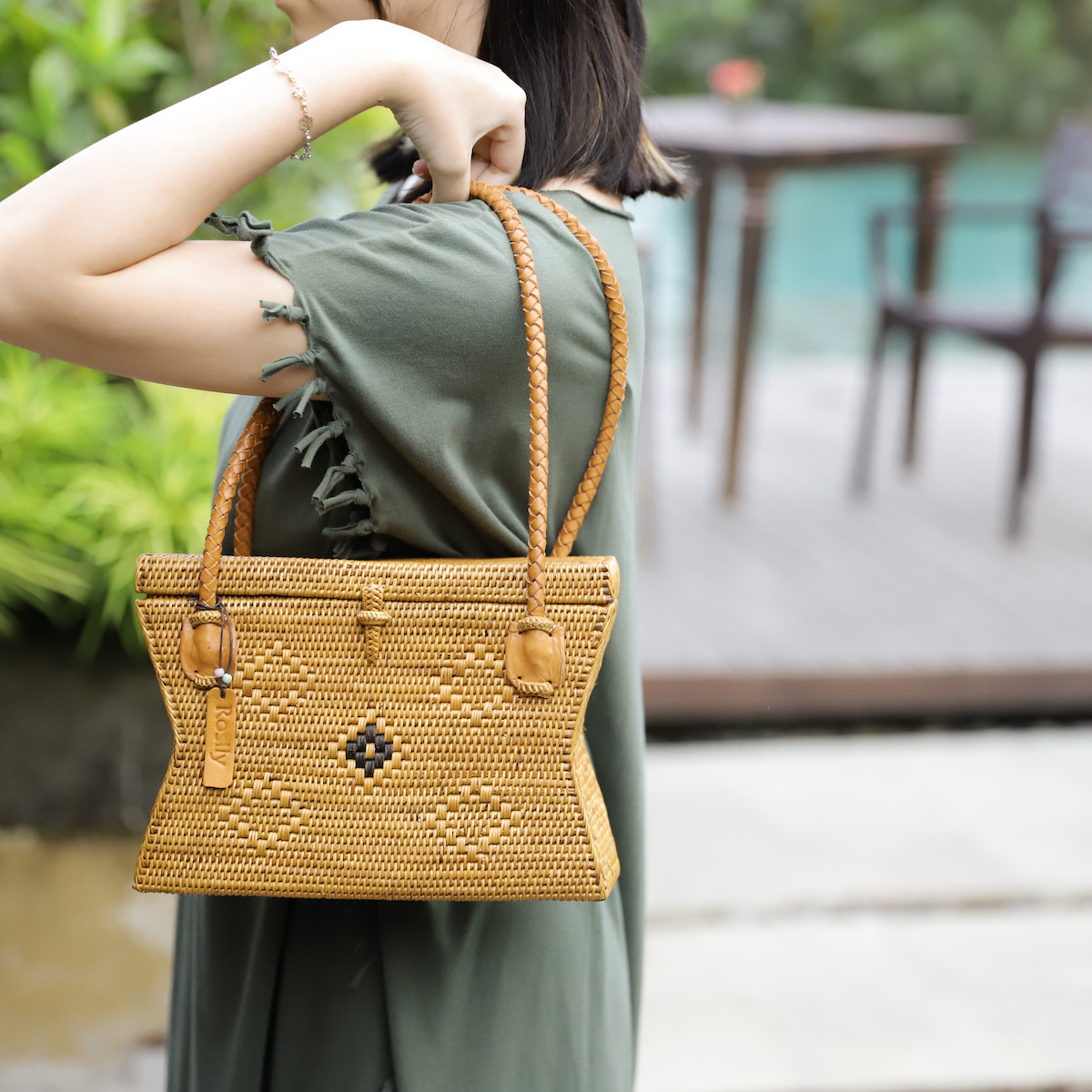 くびれちゃんJr. 蓋付き(NAB623) バリ島 かごバッグ アタバッグ アタ