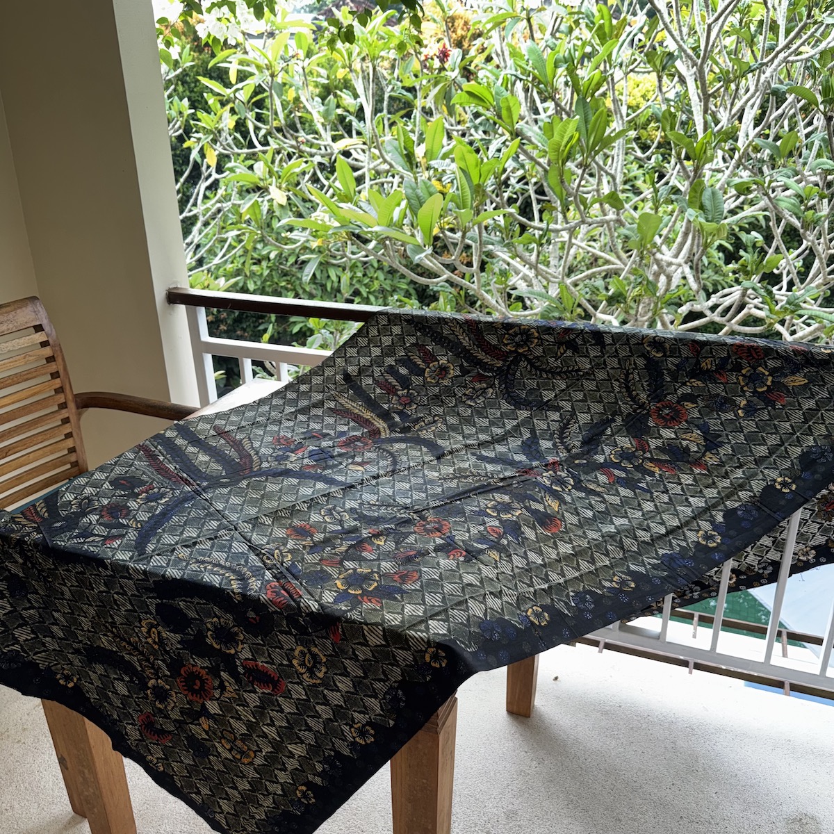 バリ島 布 生地 バティック