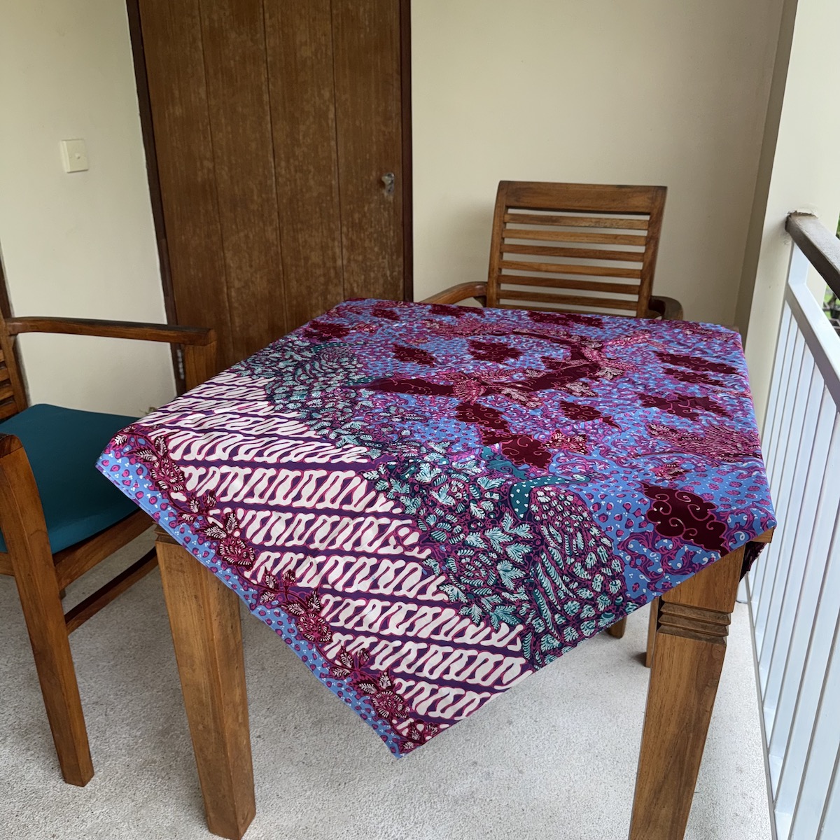 バリ島 布 生地 バティック