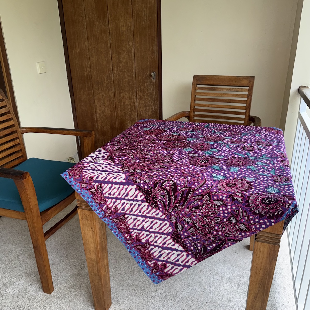 バリ島 布 生地 バティック