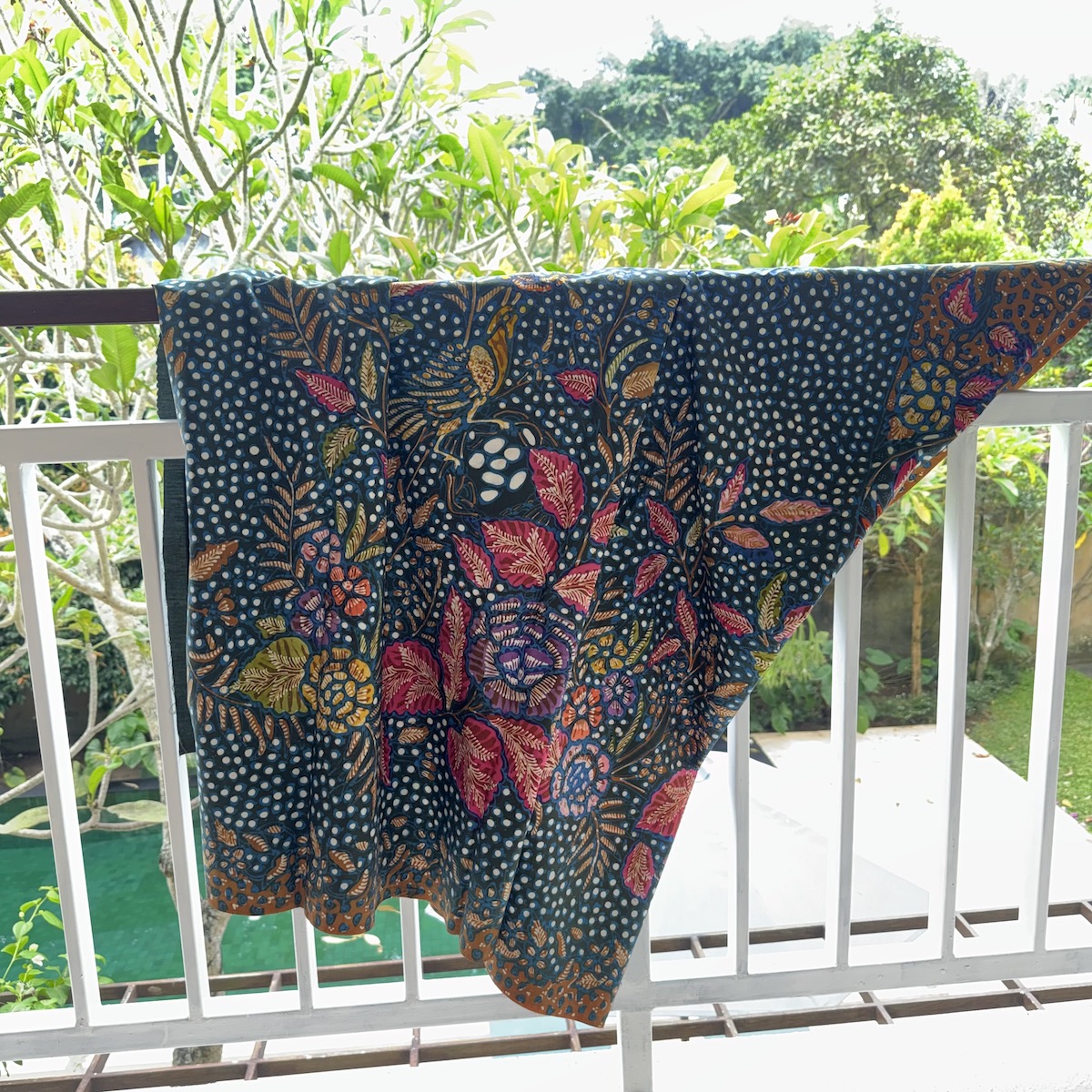 バリ島 布 生地 バティック