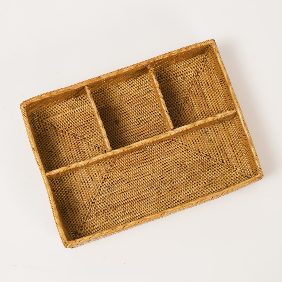 バリ島特産　アタ製バスケット（裁縫箱)大サイズ バリ島特産 アタ製バスケット（裁縫箱)大サイズ